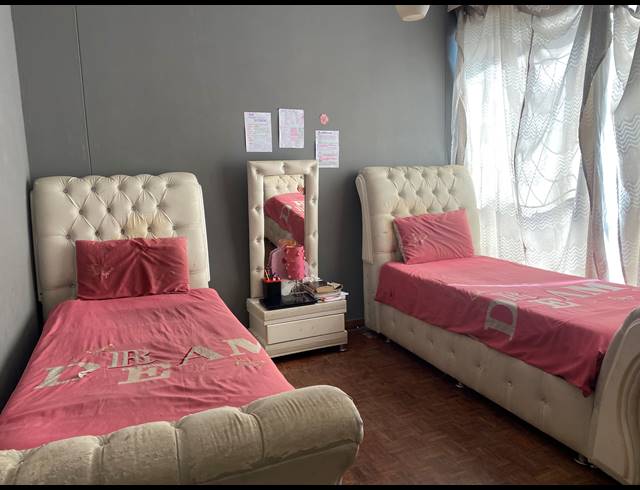 2 BEDROOM TOWNHOUSE FOR SALE IN LORENTZVILLE